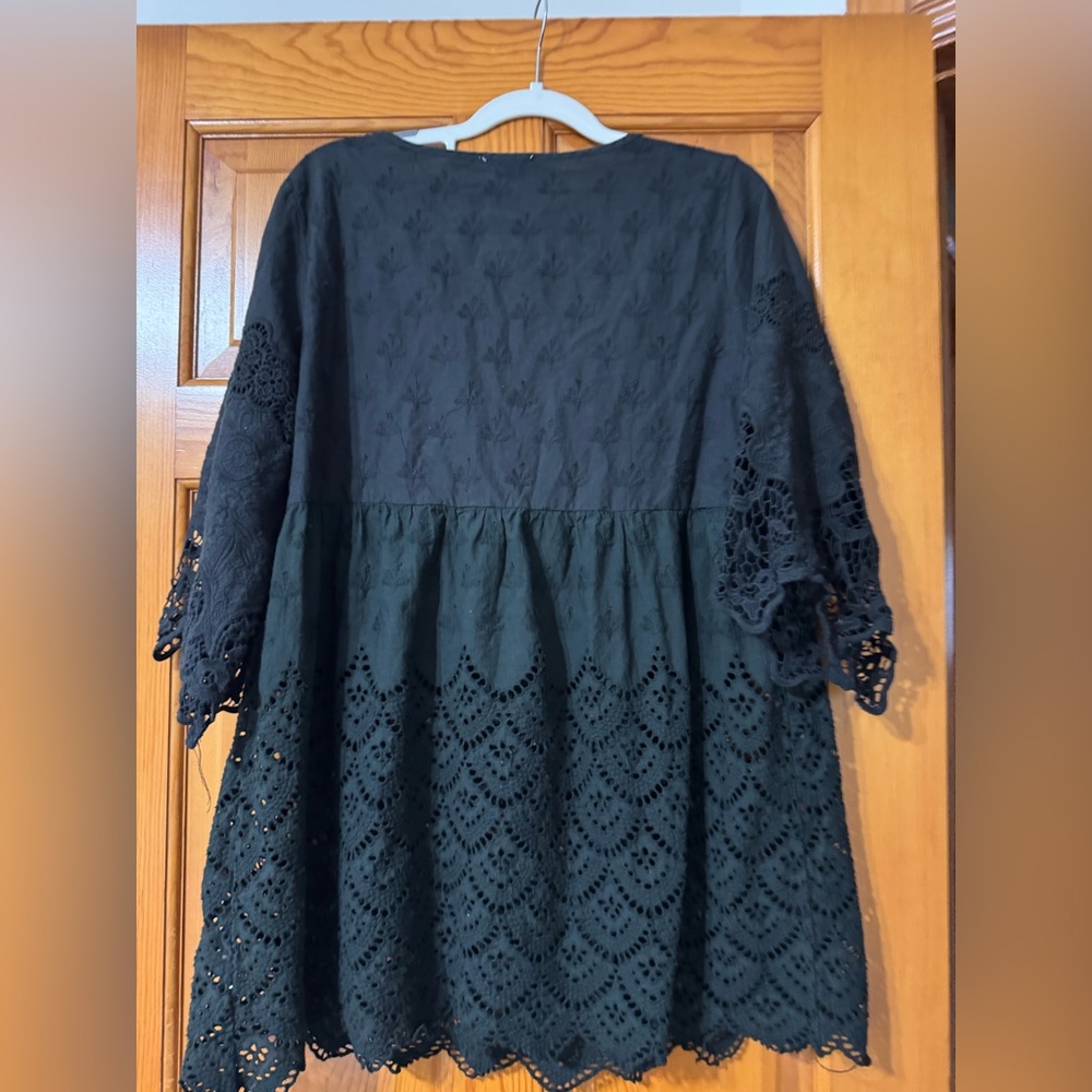 Black Lace Tunic Top - Picture 4 of 4